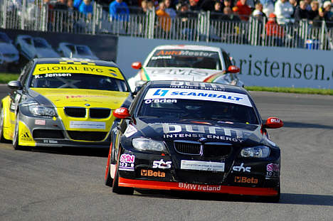 Poulsen Motorsports irske kører Emmet O'Brien havde chancen for en topplacering i andet heat, men spandt af banen for enden af langsiden.